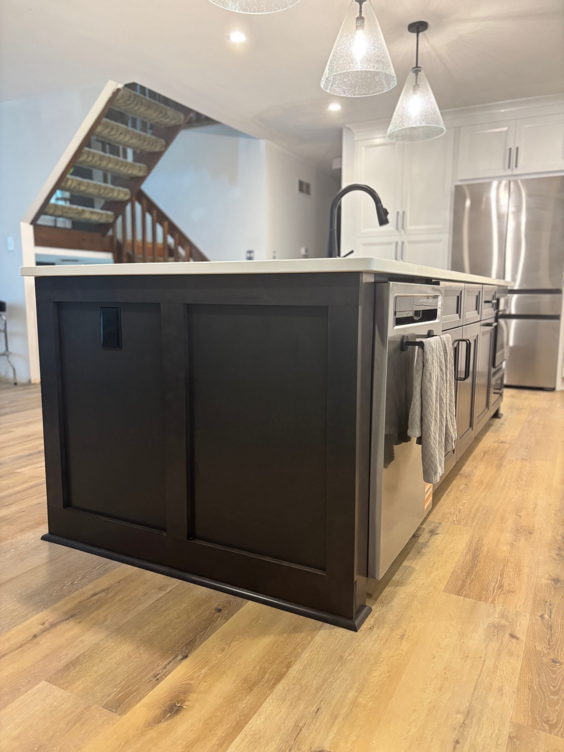 Kitchen with an Unexpected Pop!