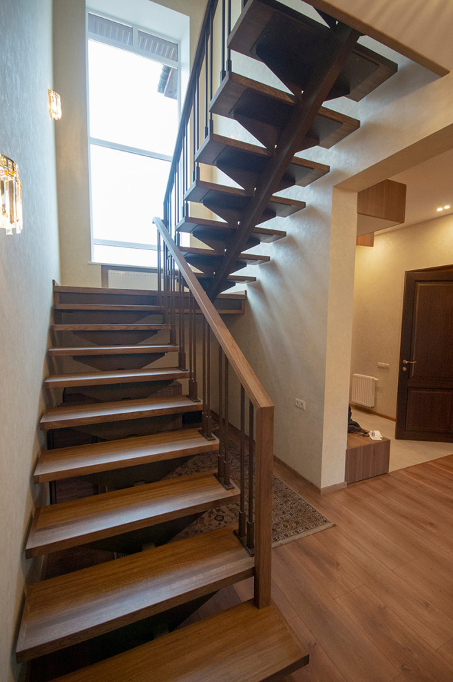 Лестница в Шмидтово на мет. каркасе