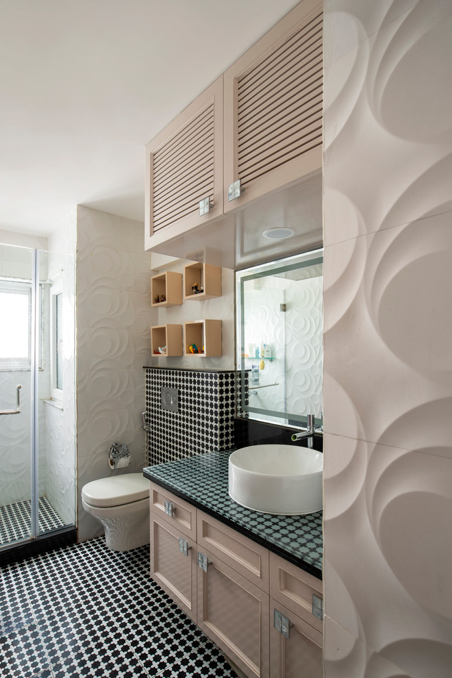 This is an example of a contemporary bathroom in Delhi.