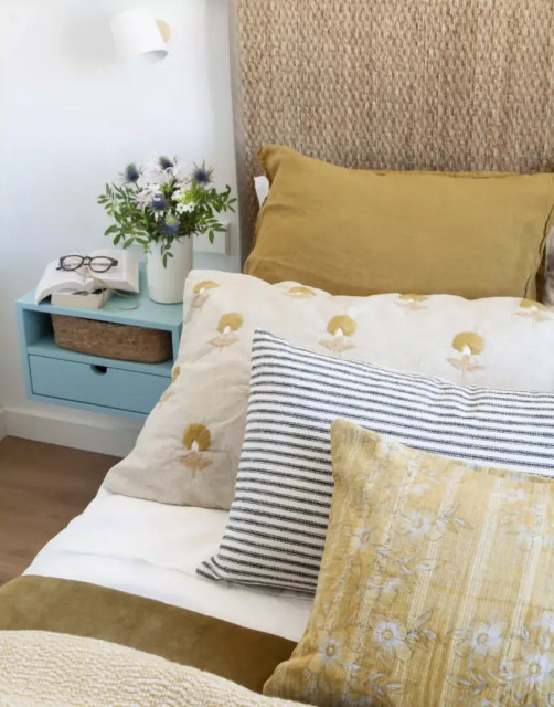 UN TROCITO DE IBIZA coastal-bedroom