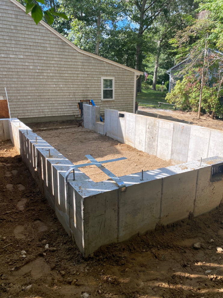 Addition to mid cape home