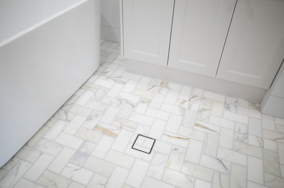 Photo of a mediterranean bathroom in Sydney.