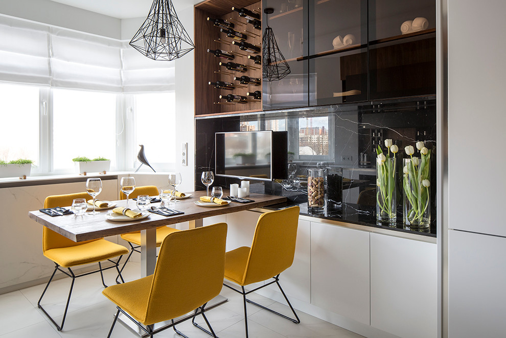 Foto de cocina comedor lineal contemporánea sin isla con armarios con paneles lisos y suelo blanco