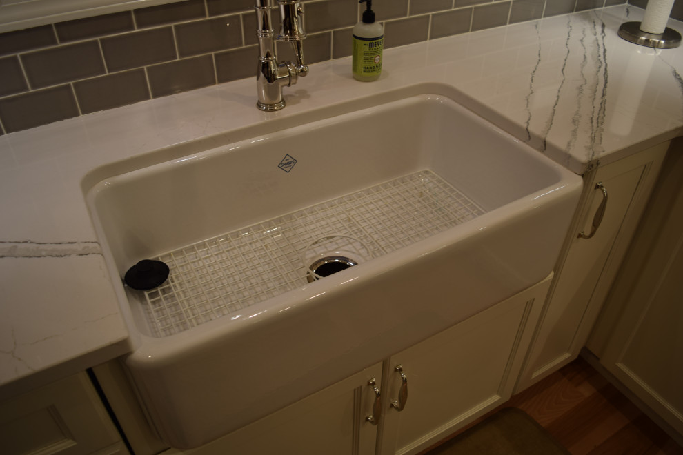 Home design - transitional home design idea in Chicago