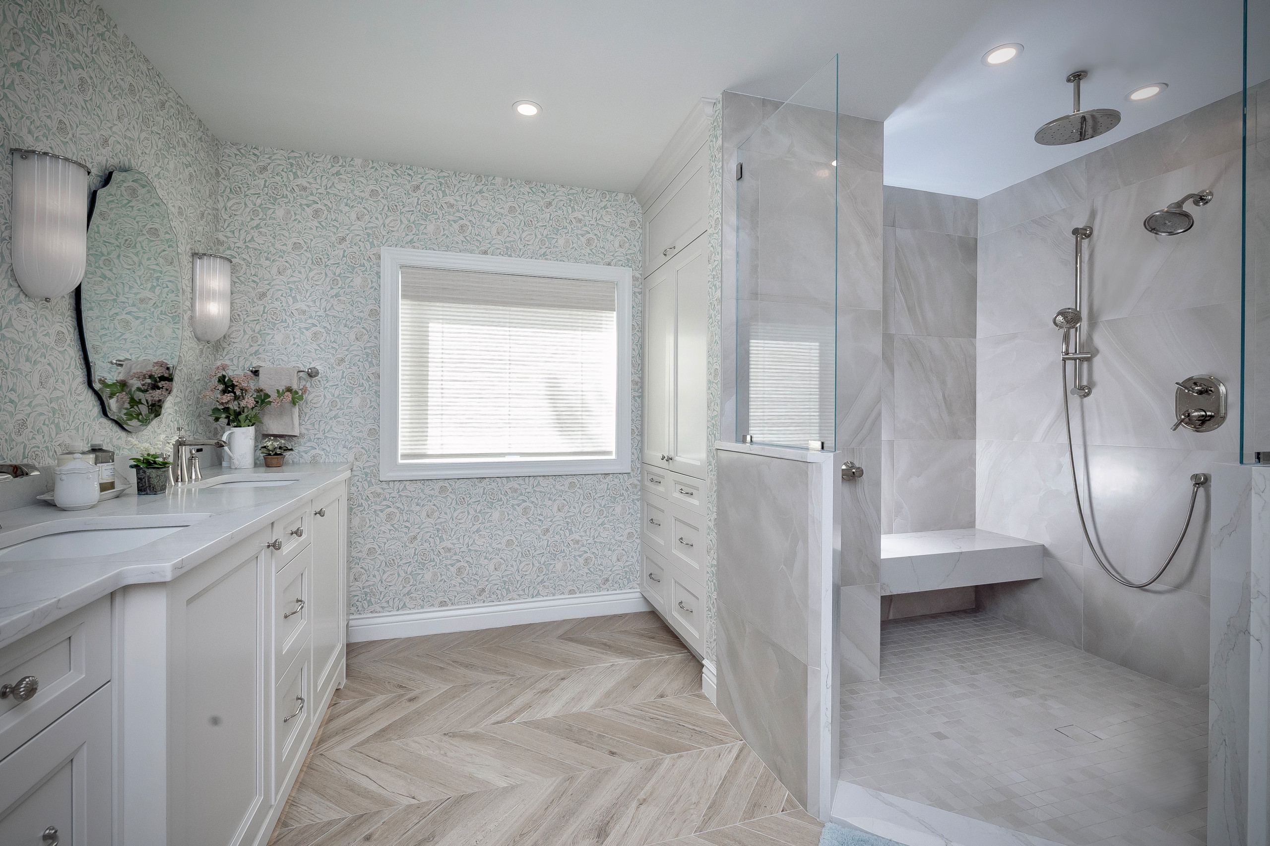 Spacious and Luxurious Bathroom renovation