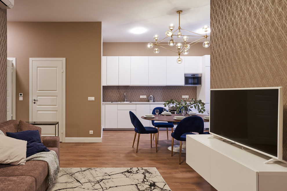 Квартира в бежевых оттенках с яркими акцентами на Крестовском острове