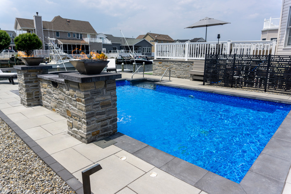 Lanoka Harbor, NJ: Home Resort with Pool, Hot tub & Contemporary Lawn