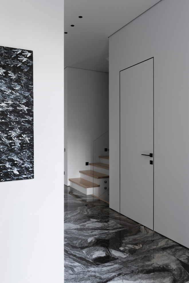 Частный дом в черно-белом цвете