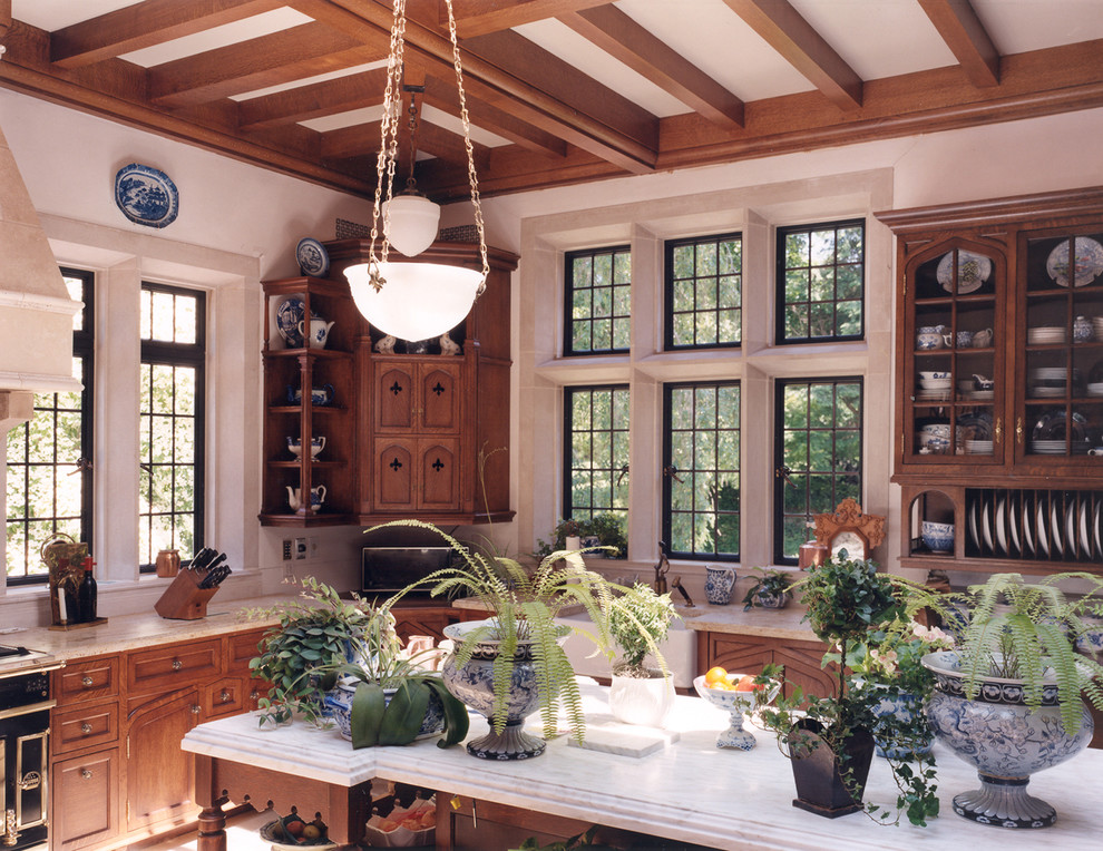 Inspiration for a traditional kitchen in New York.