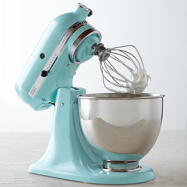 Guest Picks: Whip Up Kitchen Cheer With Aqua and Red