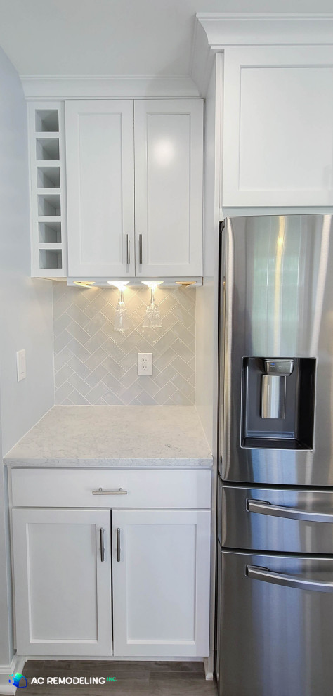 Example of a transitional kitchen design in DC Metro