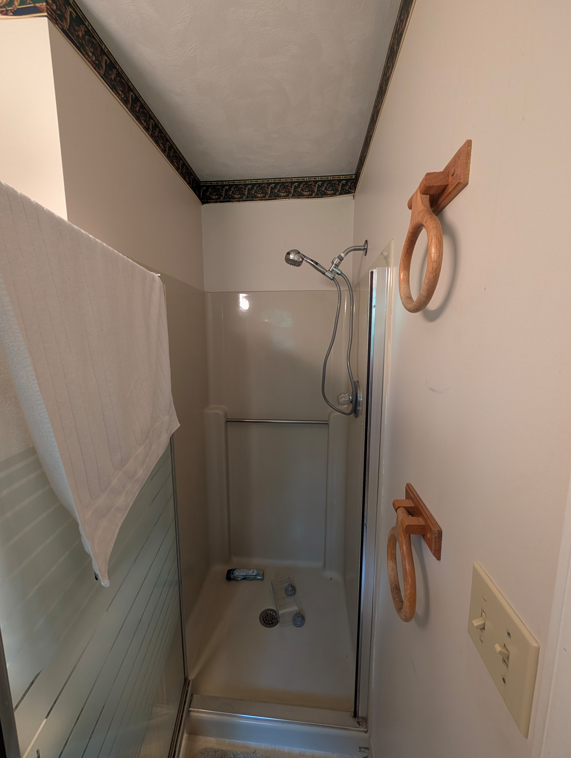 Harrisburg, PA Spa-calm, Age-ready, & Storage Smart Bathroom Remodel