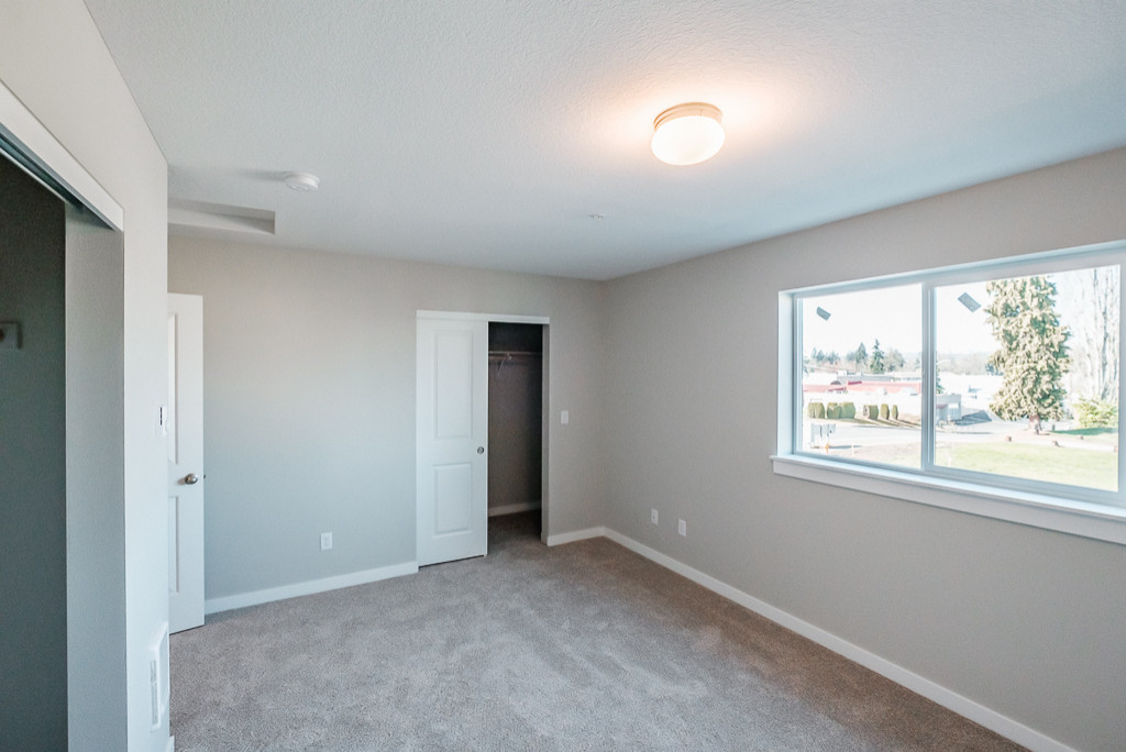 Plymouth Hills Apartments