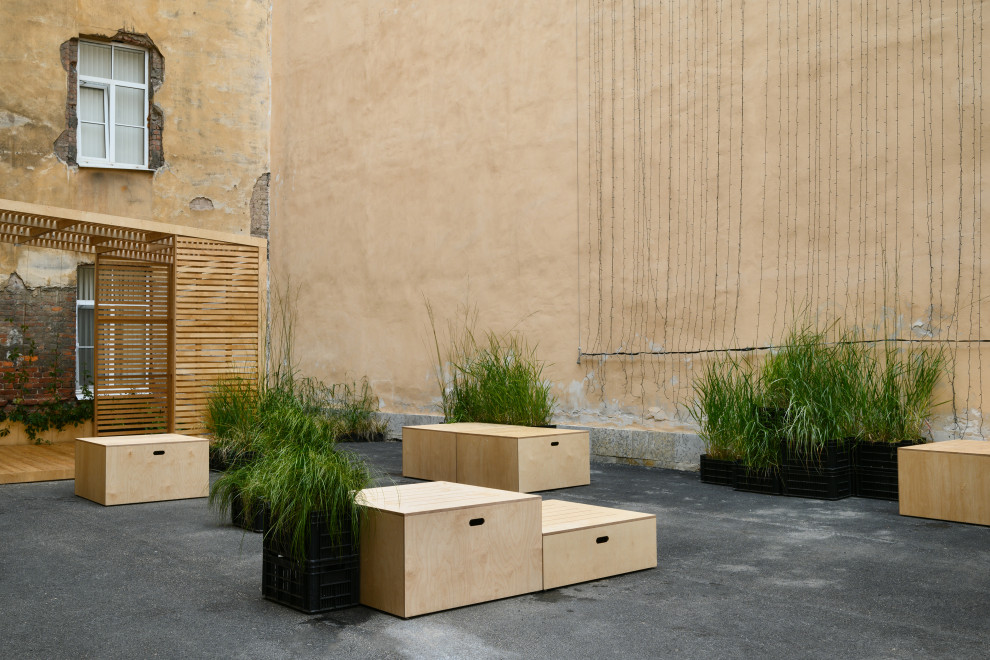 Беседка и модульные сидения из фанеры