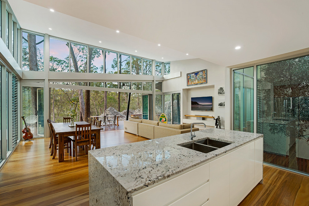 Photo of a transitional kitchen in Brisbane.