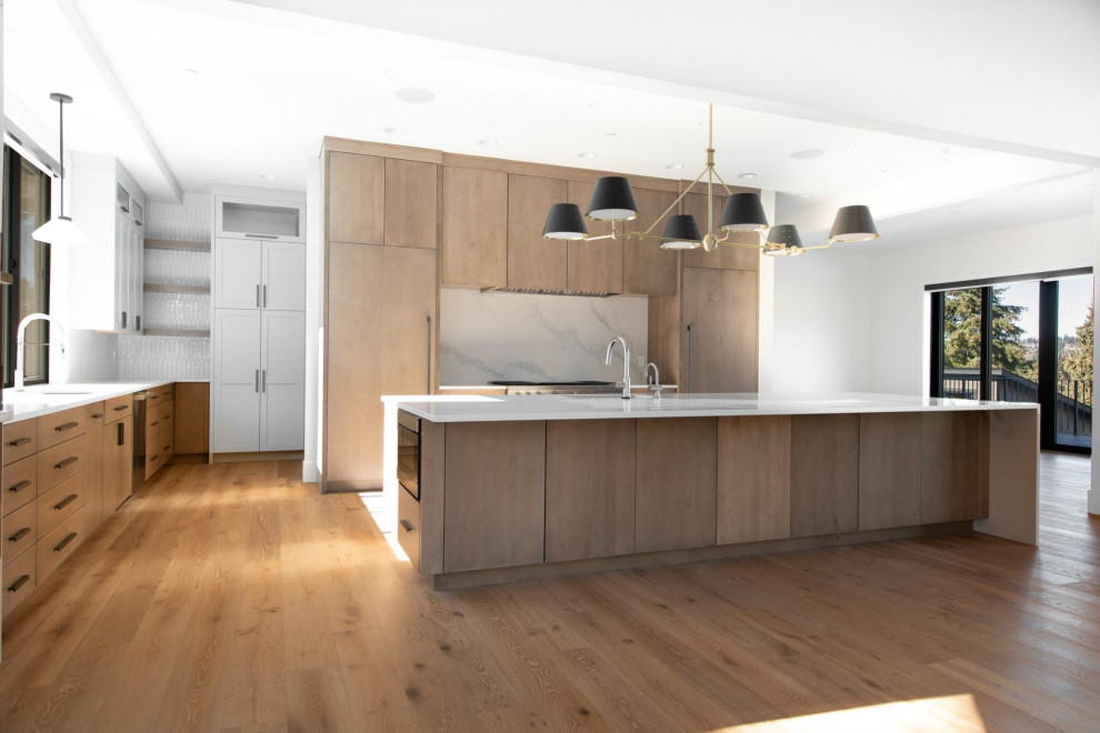 Kitchen - transitional kitchen idea in Seattle
