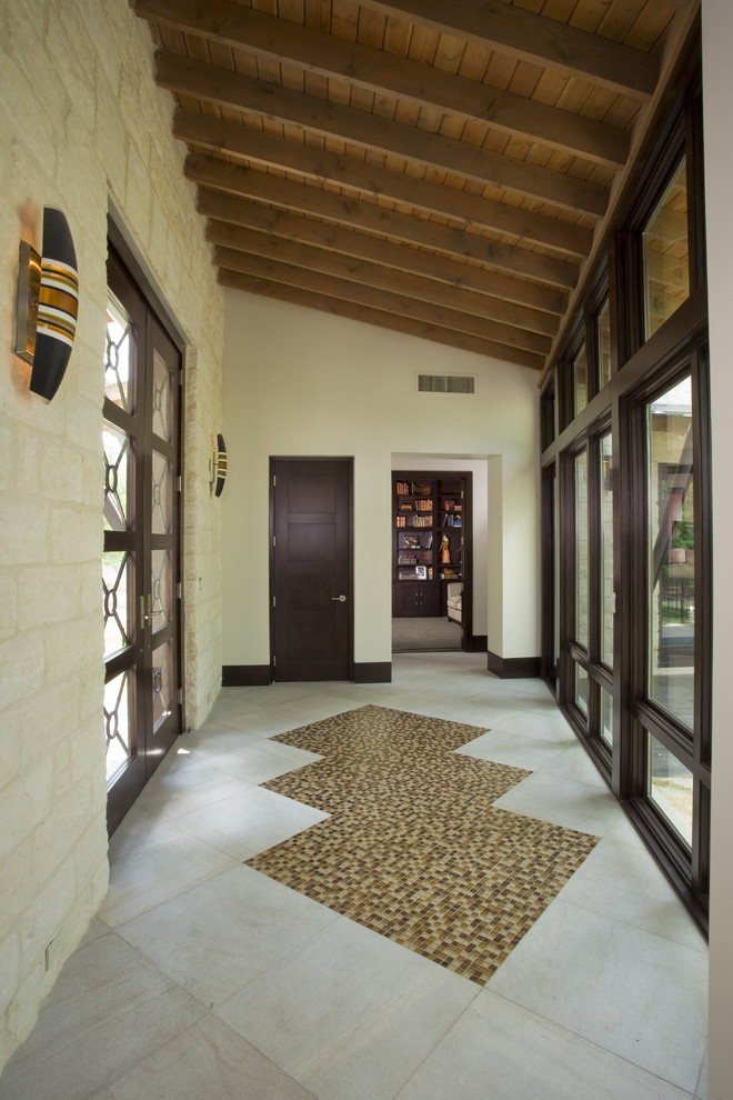 Photo of a contemporary entryway in Austin.