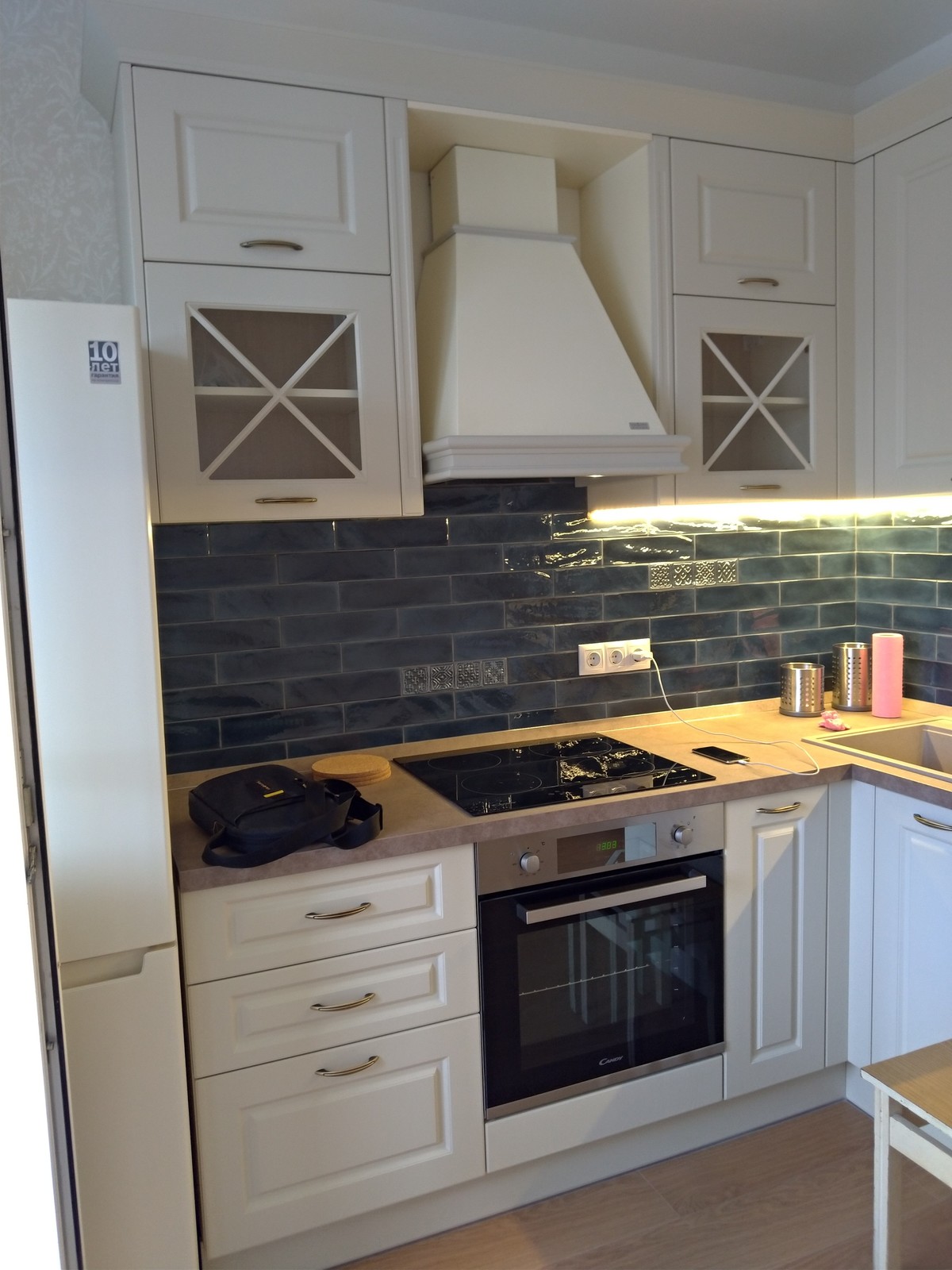 Кухня с лазурью