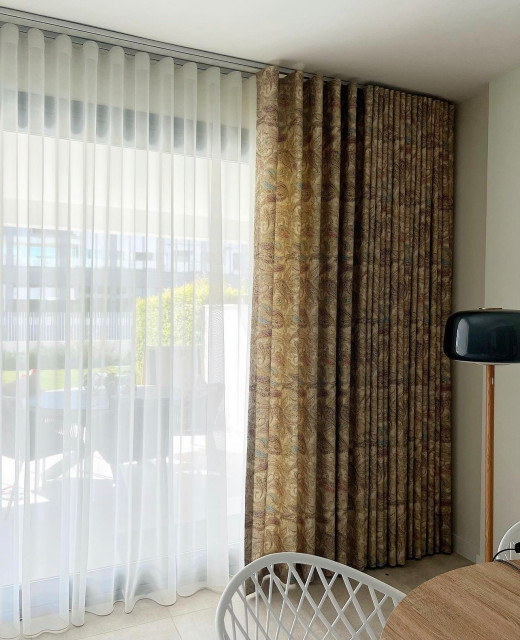 CURTAINS 