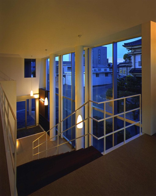 住宅Ｋ contemporaneo-escalera