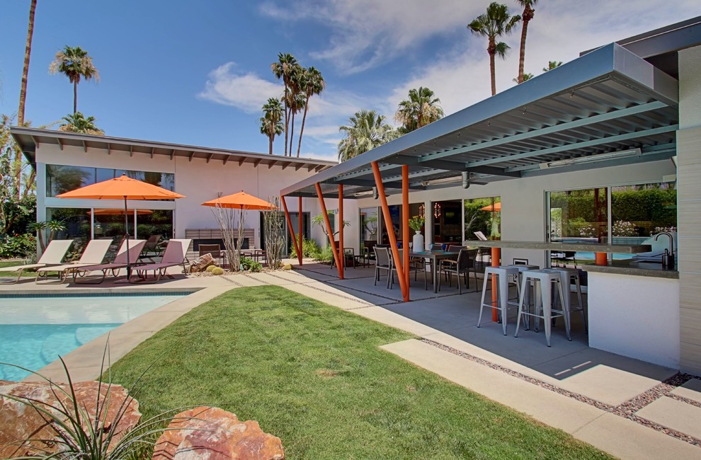 Photo of a midcentury patio in Other.