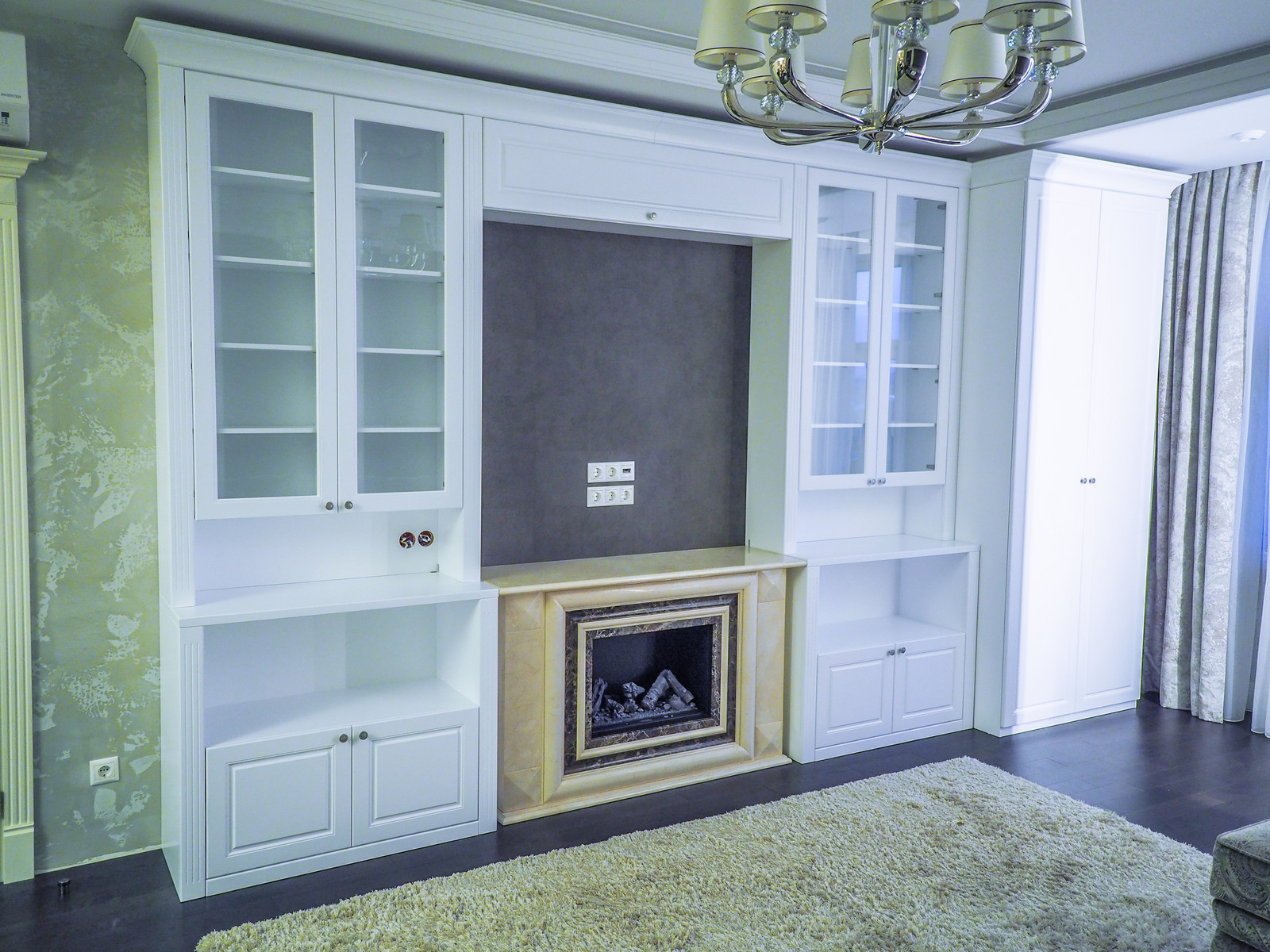 Шкаф и тумба под ТВ.