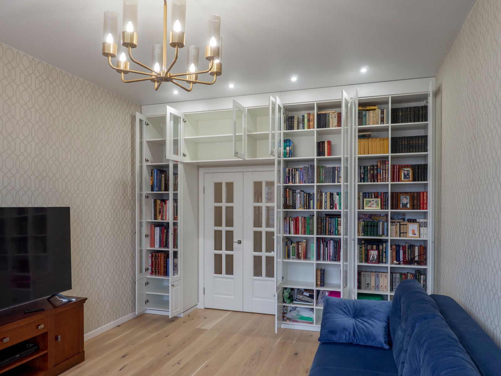 Меблировка спальни и кабинета в светло-мятном цвете