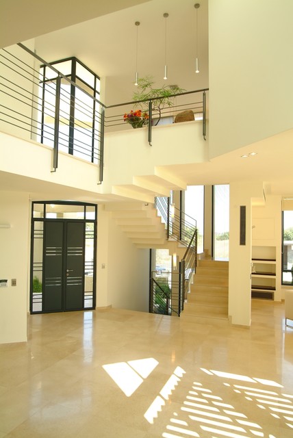 Staircase contemporary-entry