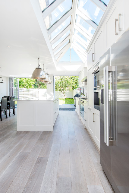 Bishops Park Open Plan, White Kitchen nyklassisk-koek