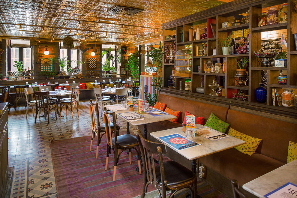 Интерьер ресторана Пряности и радости на Цветном