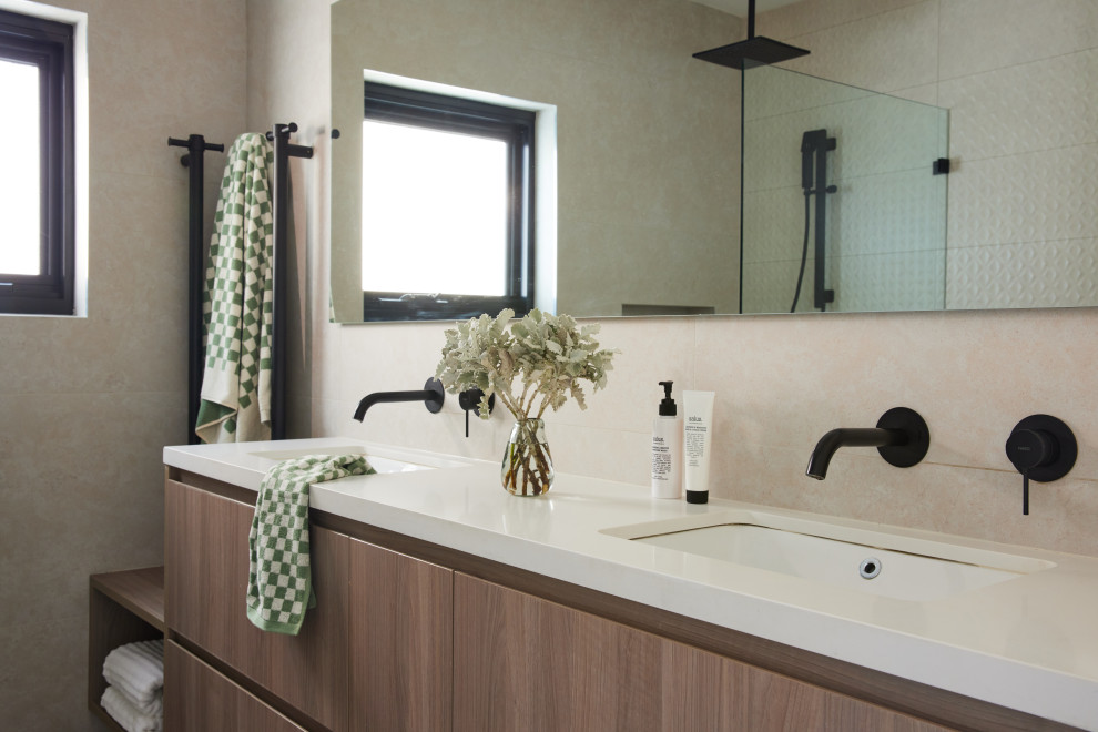 Design ideas for a contemporary bathroom in Sydney.