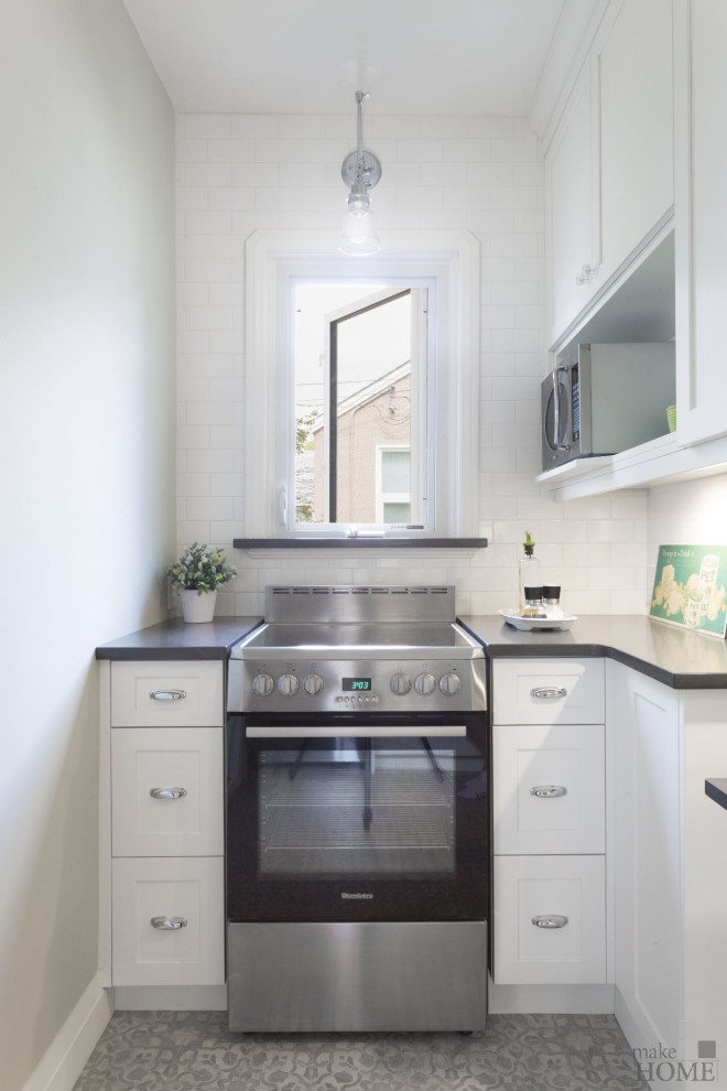 Kitchen - transitional kitchen idea