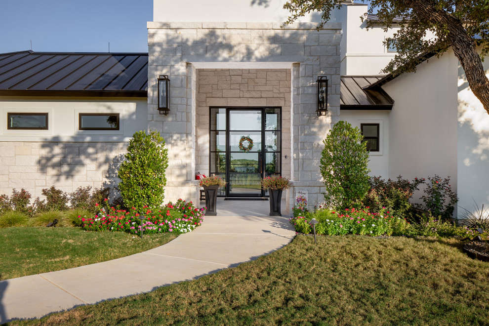 Home design - transitional home design idea in Austin