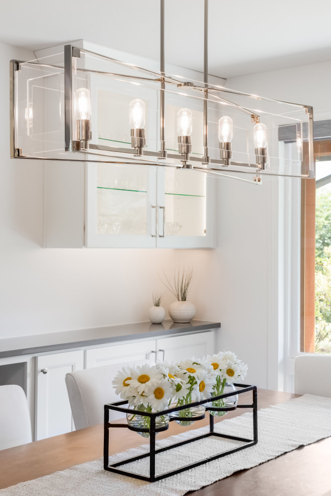 Kitchen - transitional kitchen idea in Seattle