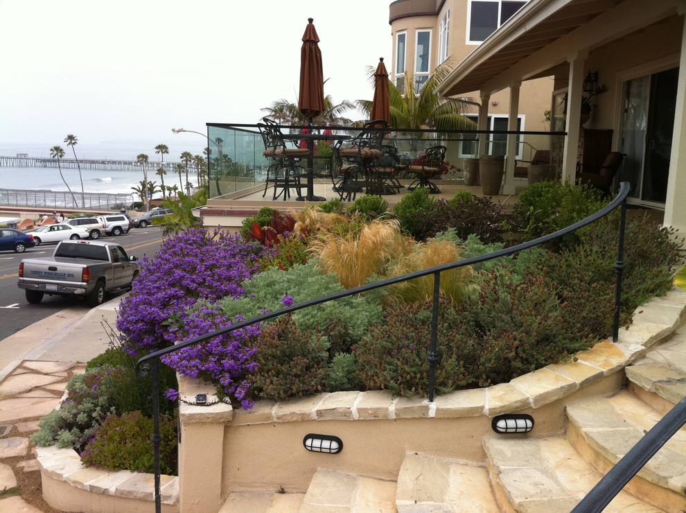 Beach House Contemporary Landscape Orange County by Jodie Cook