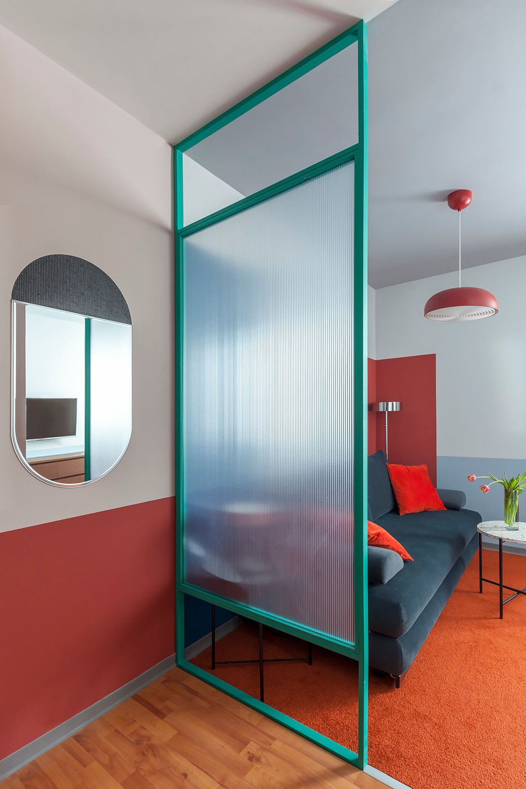 Красочные двухэтажные аппартаменты