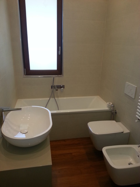 CASA Q contemporary-bathroom