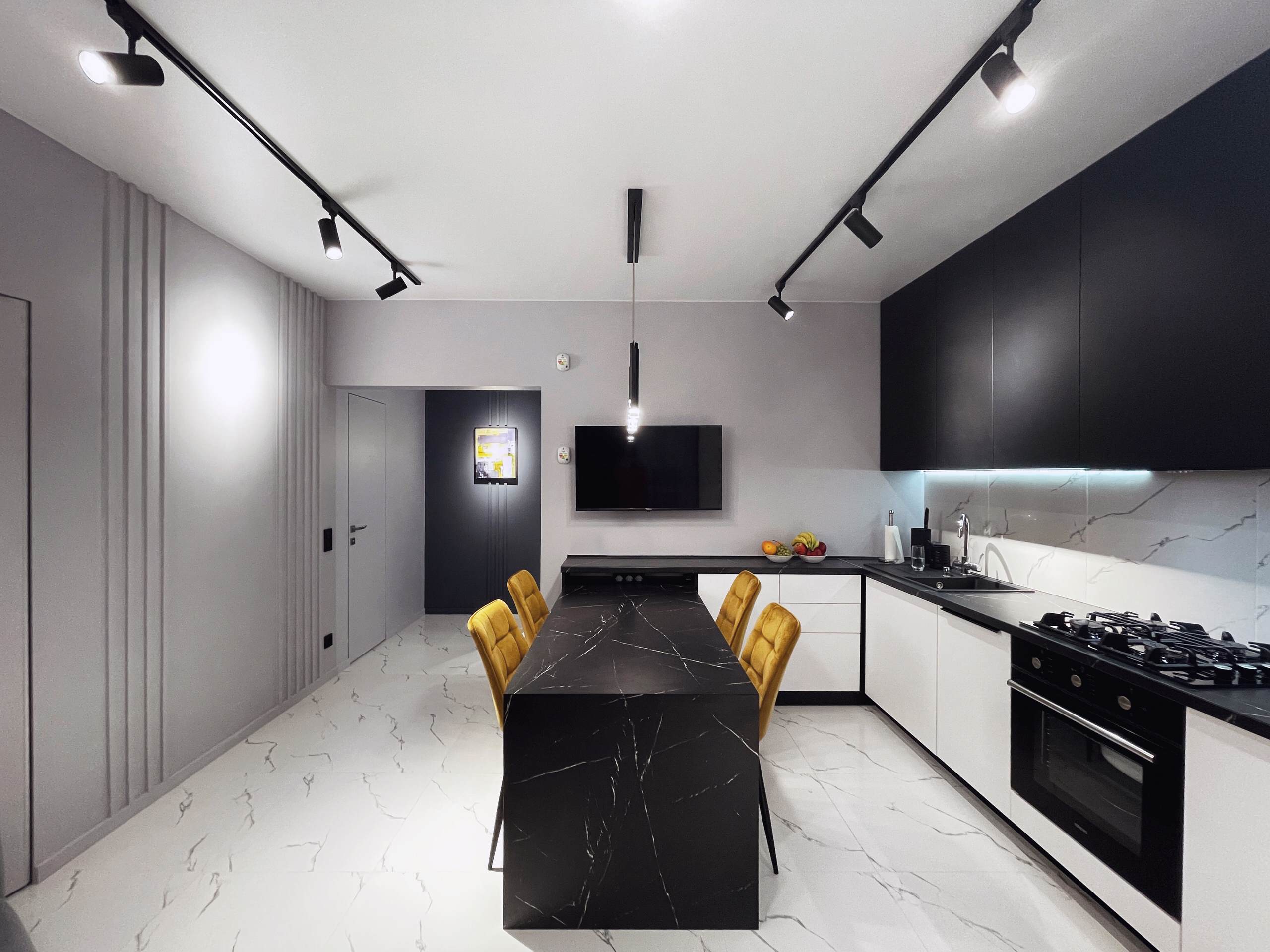 Современная светлая кухня в дизайне интерьера: 30 фото модных тонов 2023 года
