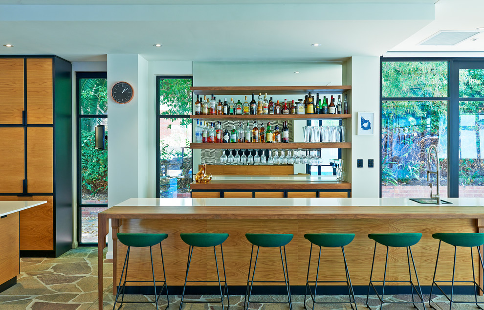This is an example of a contemporary home bar in Adelaide.