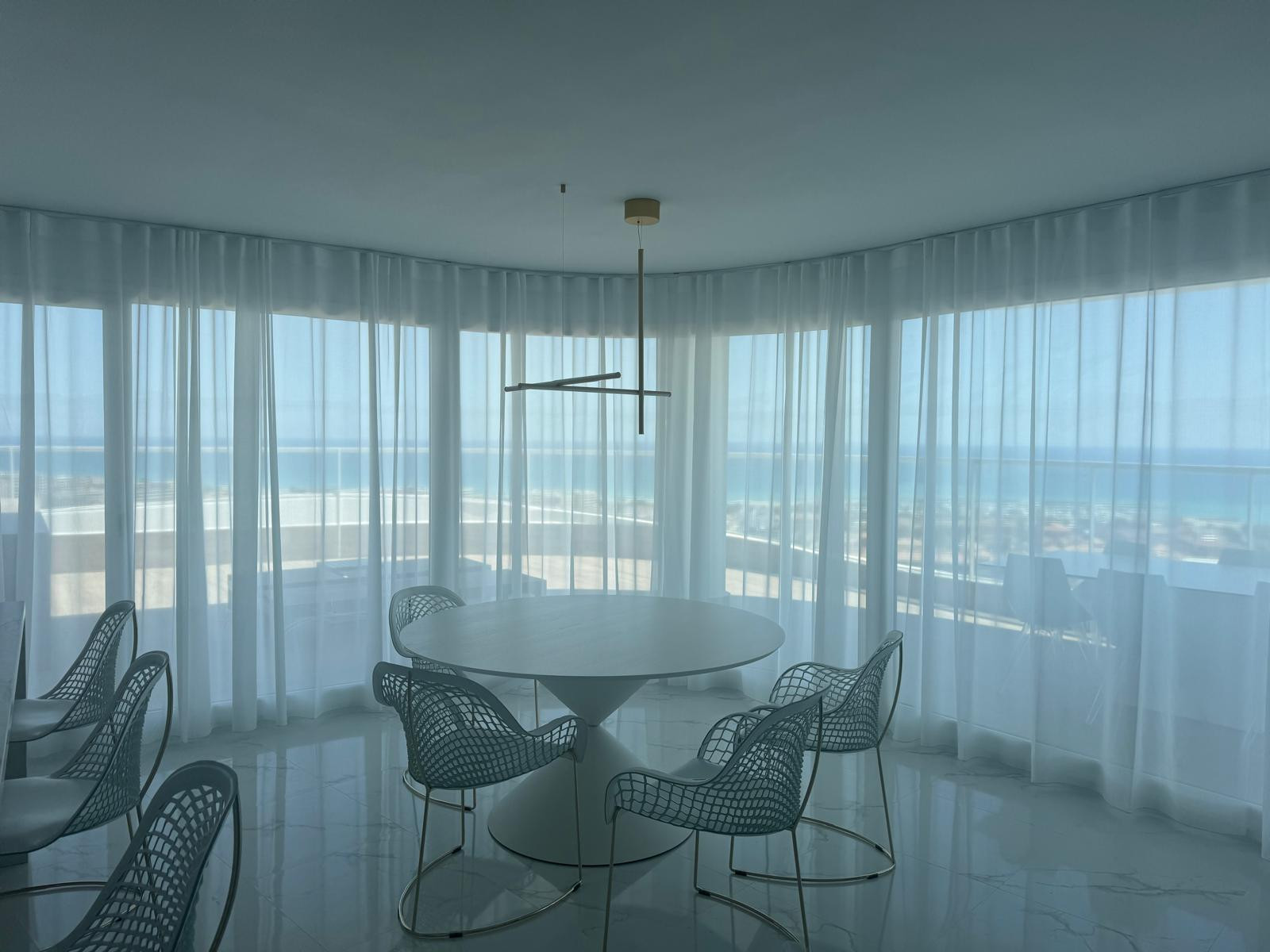 Proyecto de interiorismo/ reforma integral Ático junto al mar ( en curso)
