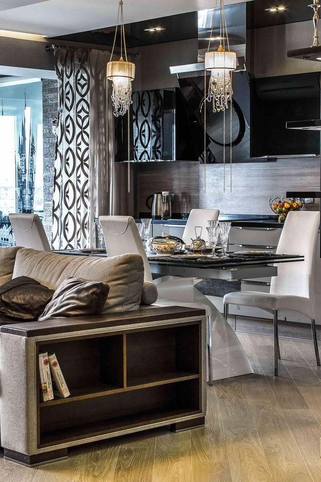 Интерьер с видом на Волгу