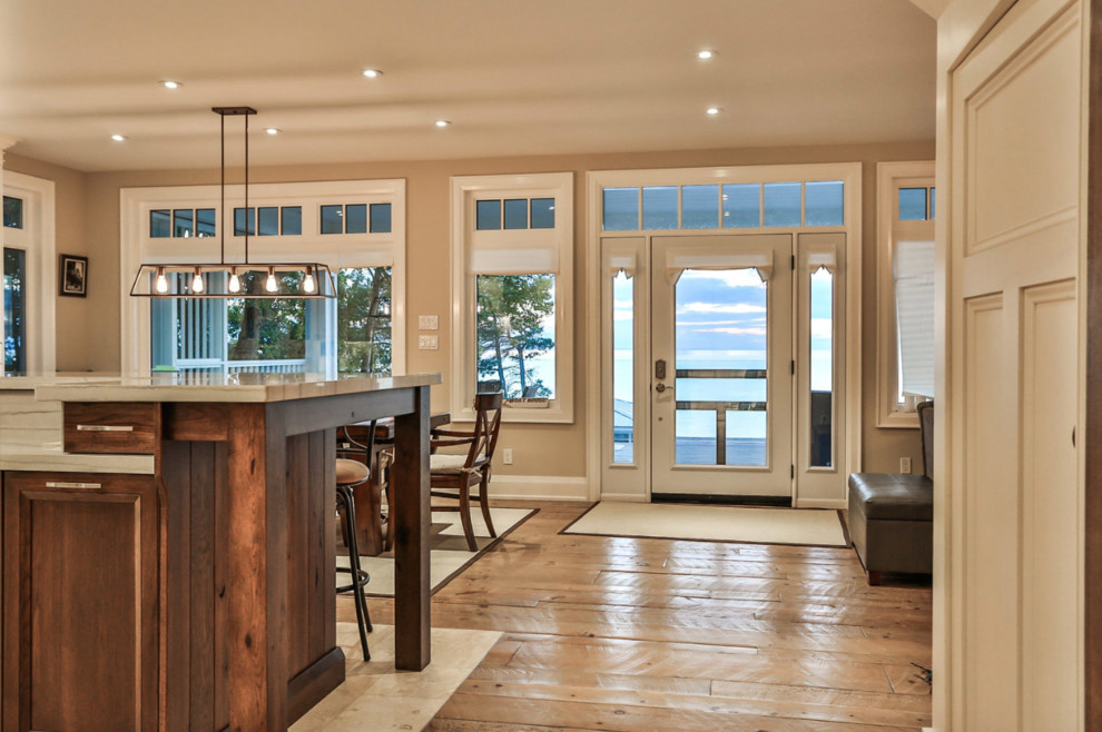 Home design - rustic home design idea in Toronto