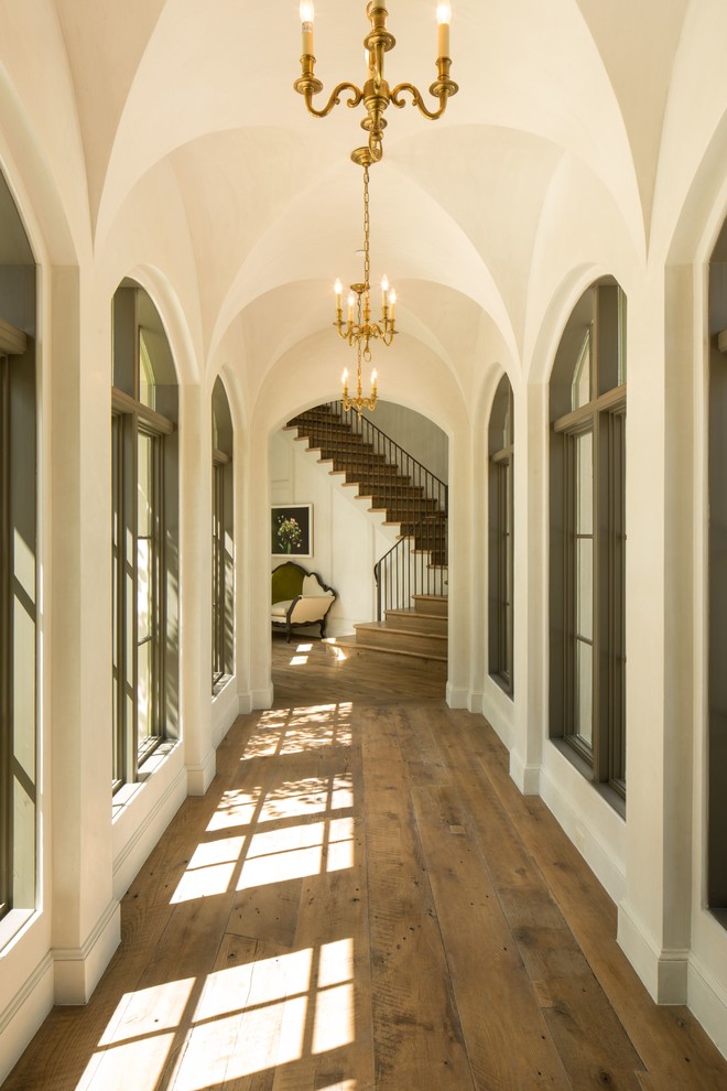 Traditional hallway in Houston.