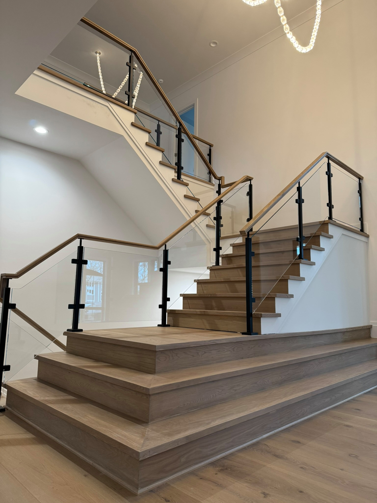134_Modern White Oak Stair with Glass Balustrade, Vienna, VA 22180