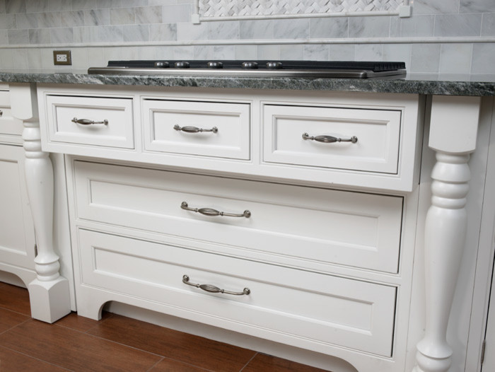 Example of a classic kitchen design in Omaha