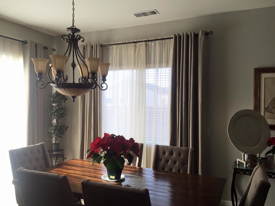 Dining room - transitional dining room idea