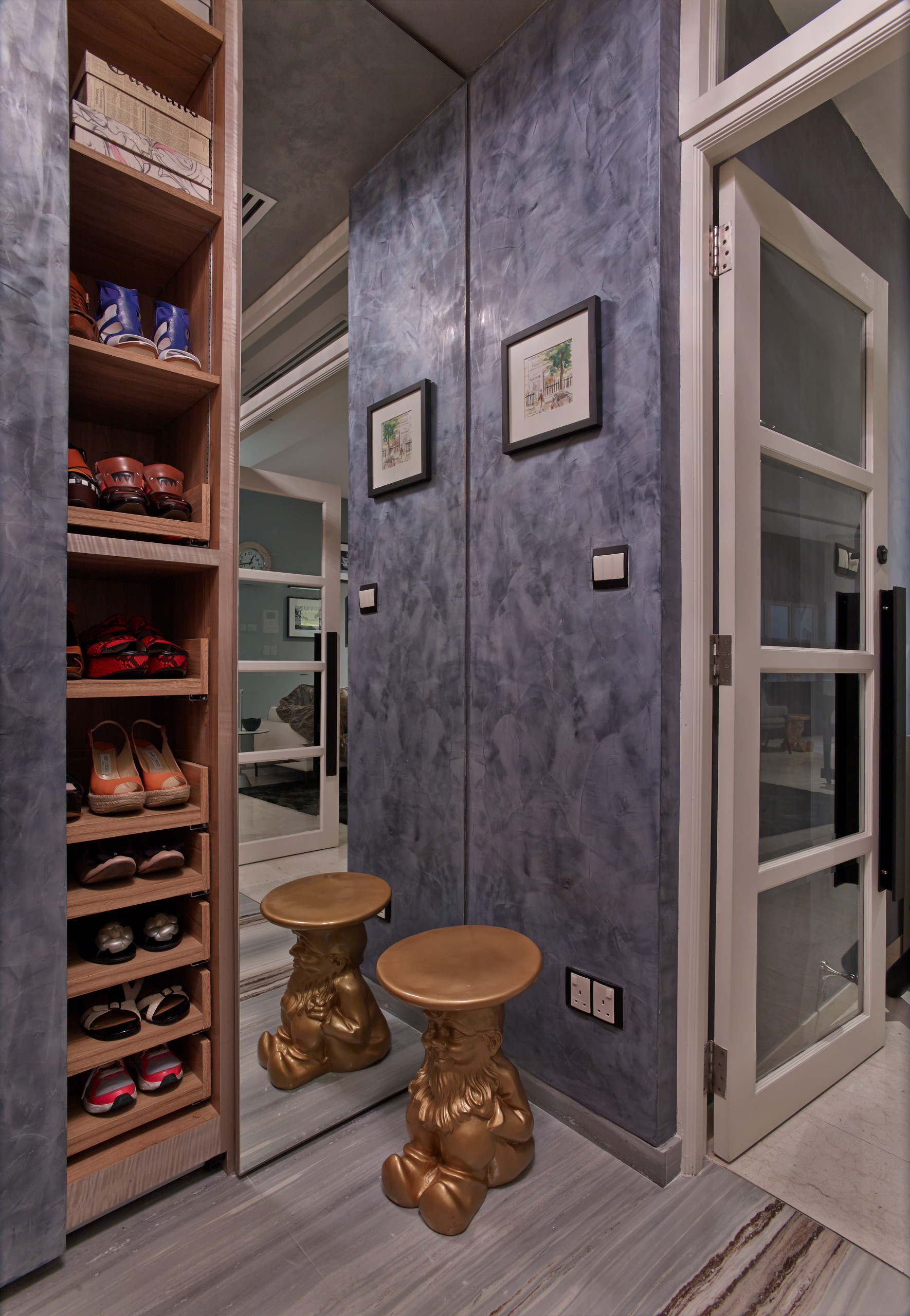 Shoe Storage Ideas For a Home's Entrance