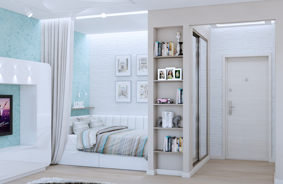 Вид на спальню в нише и прихожую