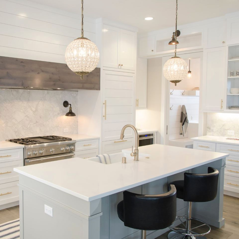 Transitional kitchen photo in Houston