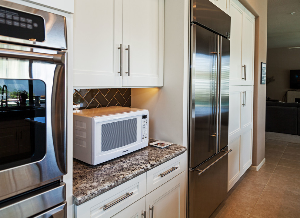 Inspiration for a transitional kitchen remodel in Phoenix